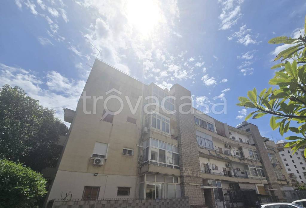 appartamento in vendita a Palermo in zona Malaspina/Palagonia