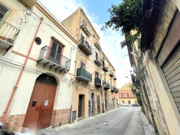 appartamento in vendita a Palermo in zona Malaspina/Palagonia