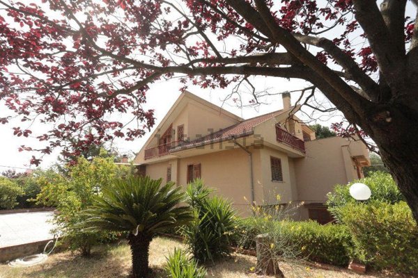 casa indipendente in vendita a Palermo in zona Centro storico
