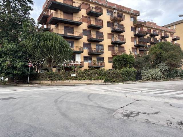 appartamento in vendita a Palermo in zona Villagrazia/Falsomiele