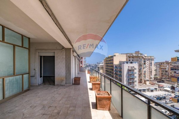 appartamento in vendita a Palermo in zona Malaspina/Palagonia