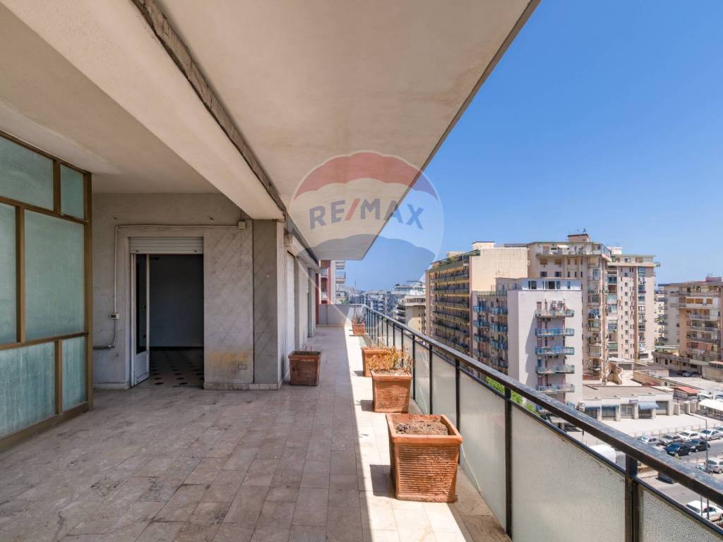 appartamento in vendita a Palermo in zona Malaspina/Palagonia