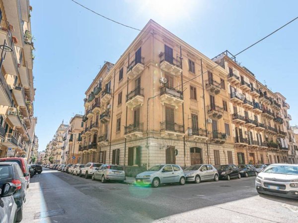 appartamento in vendita a Palermo in zona Politeama