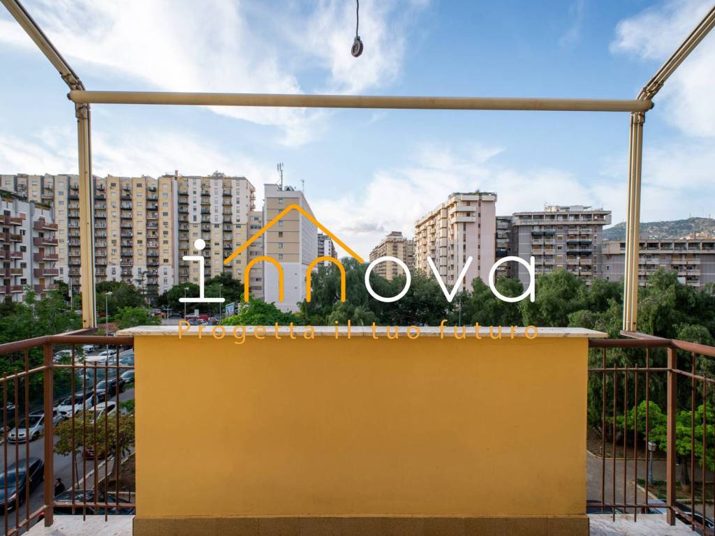 appartamento in vendita a Palermo in zona Malaspina/Palagonia