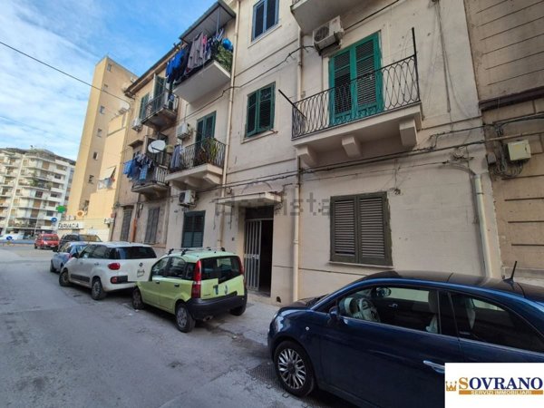 appartamento in vendita a Palermo in zona Malaspina/Palagonia