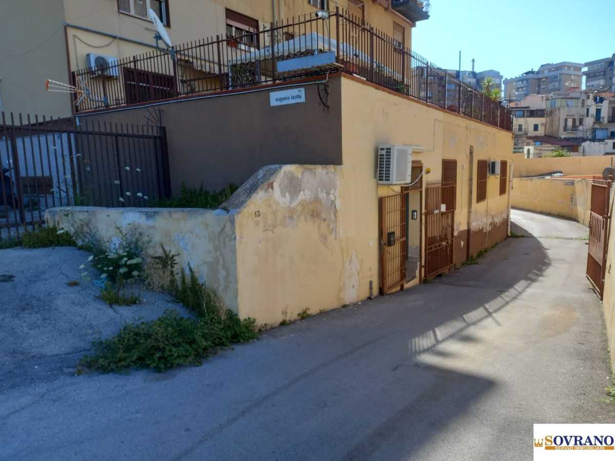 locale di sgombero in vendita a Palermo