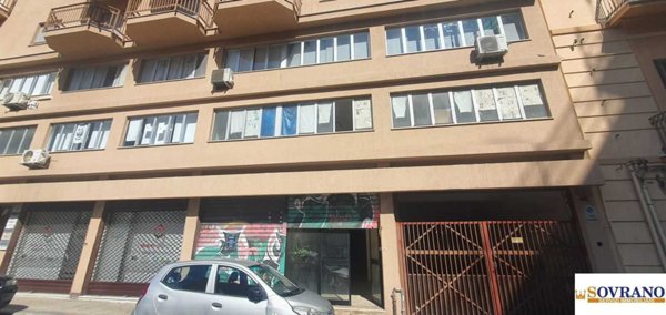 locale commerciale in vendita a Palermo in zona Malaspina/Palagonia