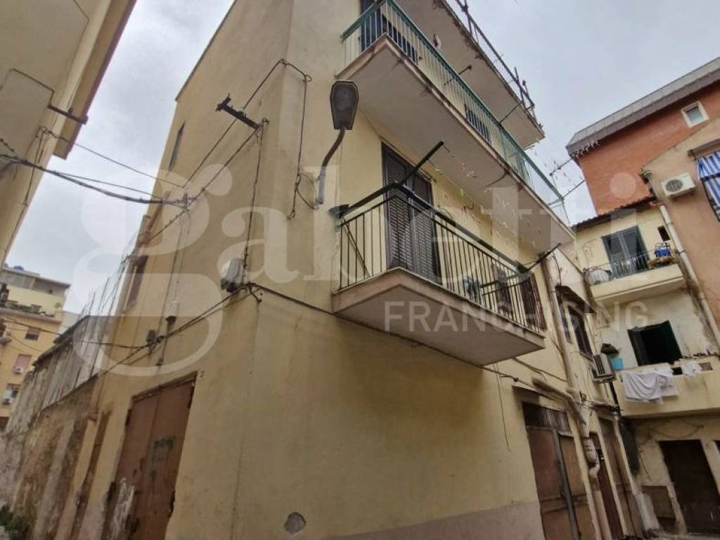 appartamento in vendita a Palermo in zona Malaspina/Palagonia