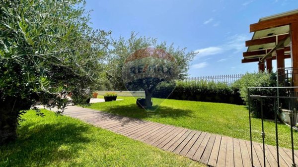 casa indipendente in vendita a Palermo in zona Mondello