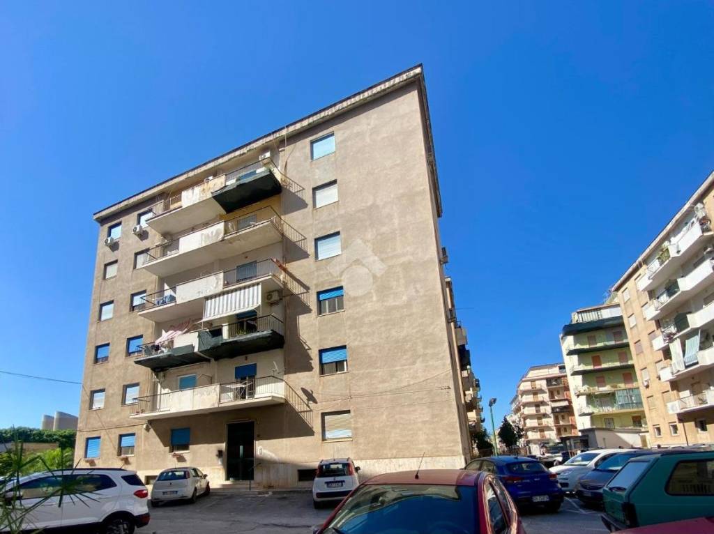 appartamento in vendita a Palermo in zona Montegrappa / Santa Rosalia