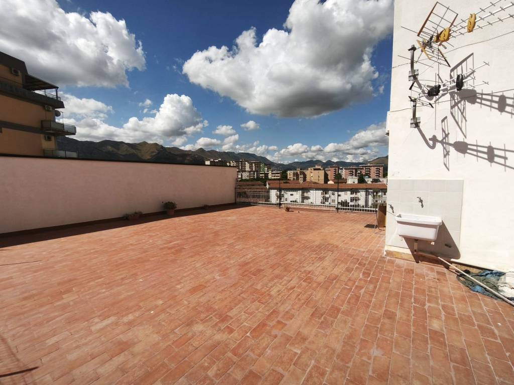 appartamento in vendita a Palermo in zona Montegrappa / Santa Rosalia