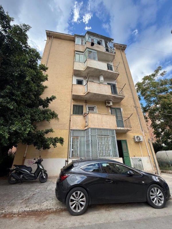 appartamento in vendita a Palermo in zona Mezzomonreale