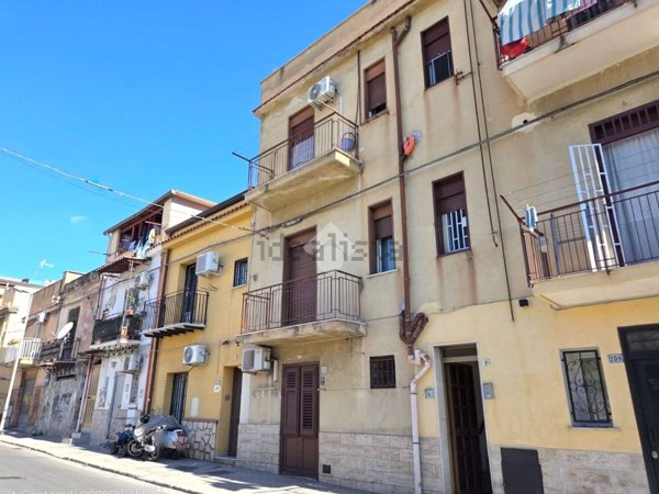 appartamento in vendita a Palermo in zona Zisa