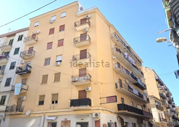 appartamento in vendita a Palermo in zona Zisa
