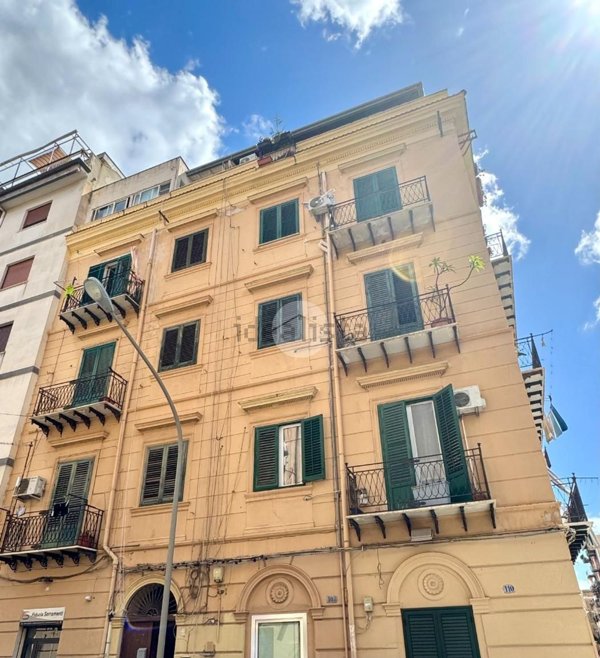appartamento in vendita a Palermo in zona Zisa