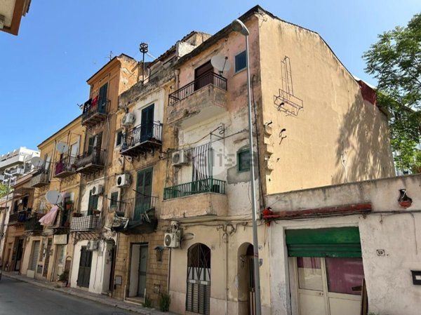 appartamento in vendita a Palermo in zona Malaspina/Palagonia