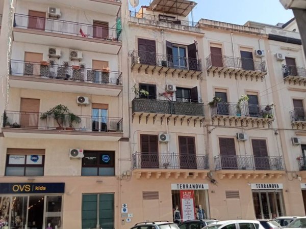 appartamento in vendita a Palermo in zona Zisa