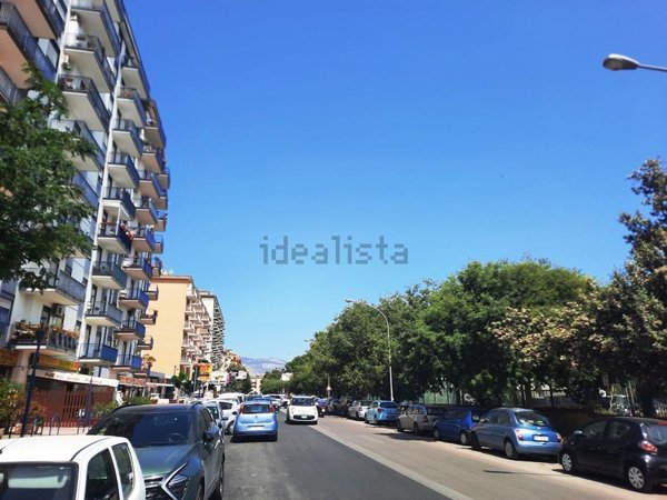 appartamento in vendita a Palermo in zona Montegrappa / Santa Rosalia