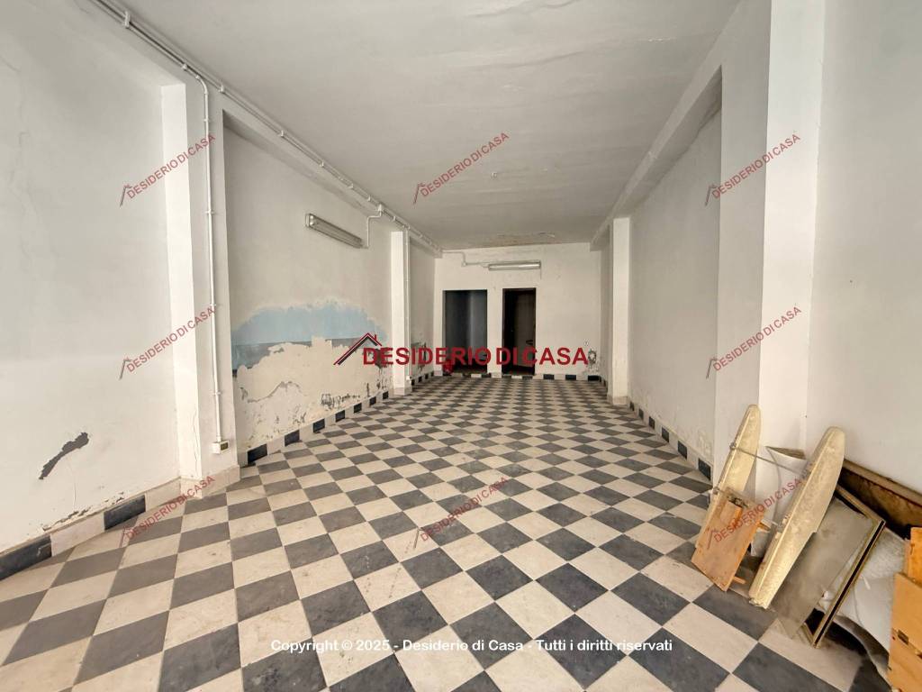 locale commerciale in vendita a Palermo in zona Resuttana