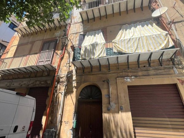 intera palazzina in vendita a Palermo in zona Centro storico