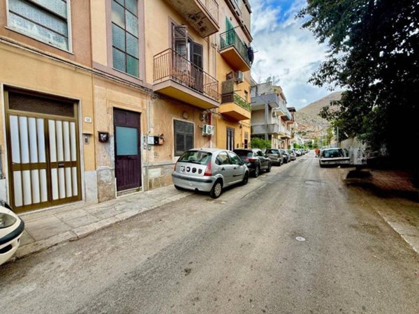 appartamento in vendita a Palermo in zona Partanna