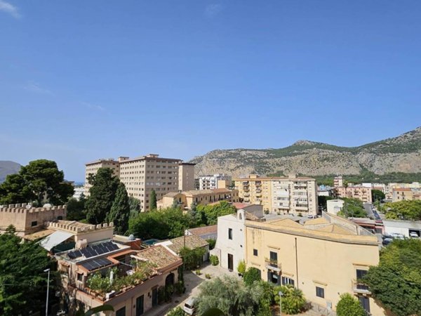 appartamento in vendita a Palermo in zona San Lorenzo