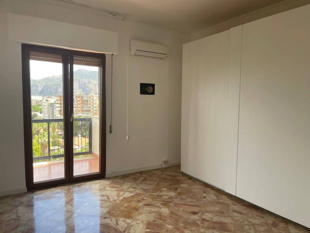 appartamento in vendita a Palermo in zona Uditore