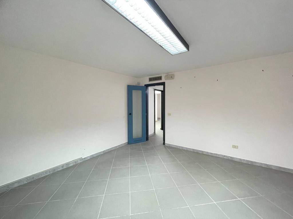ufficio in vendita a Palermo in zona Politeama