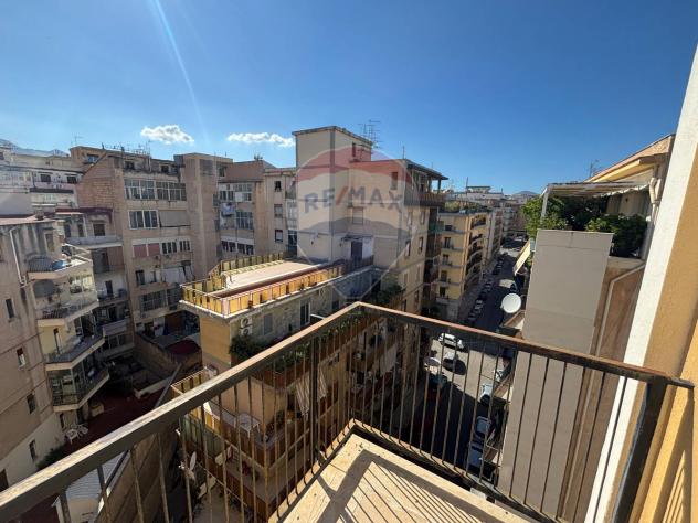 appartamento in vendita a Palermo in zona Politeama