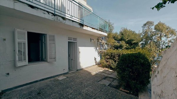 casa indipendente in vendita a Palermo in zona Arenella/Vergine Maria