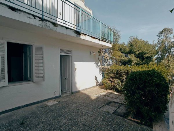 casa indipendente in vendita a Palermo in zona Arenella/Vergine Maria