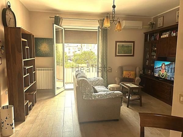 appartamento in vendita a Palermo in zona Malaspina/Palagonia