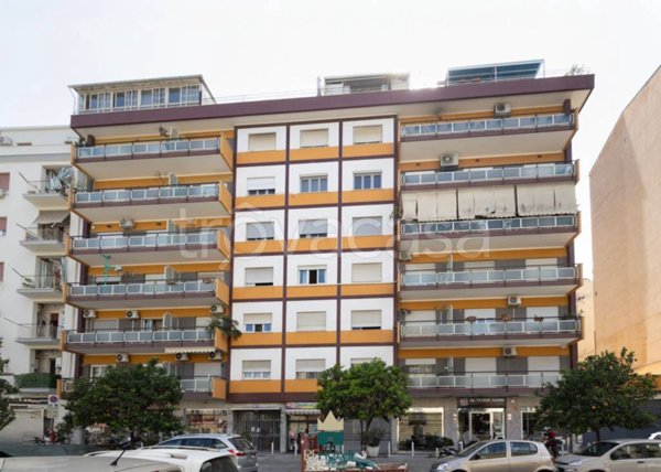 appartamento in vendita a Palermo in zona Malaspina/Palagonia