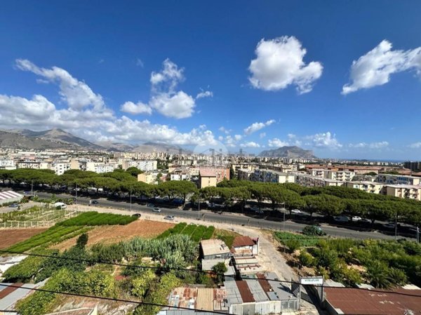 appartamento in vendita a Palermo in zona Villagrazia/Falsomiele