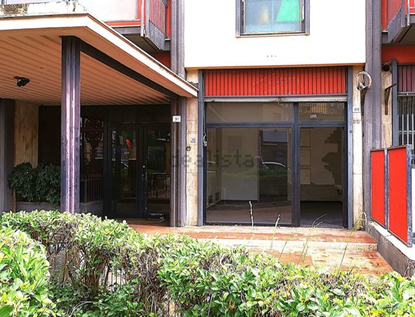 locale commerciale in vendita a Palermo in zona San Lorenzo