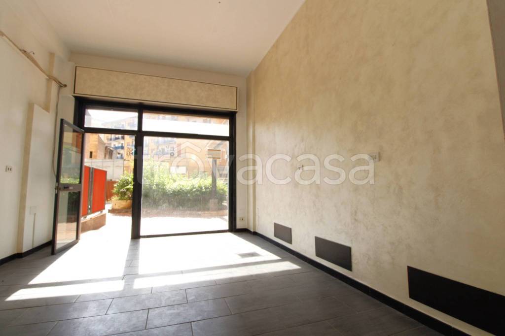 negozio in vendita a Palermo in zona San Lorenzo
