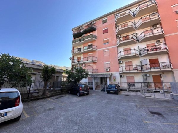 appartamento in vendita a Palermo in zona Montegrappa / Santa Rosalia