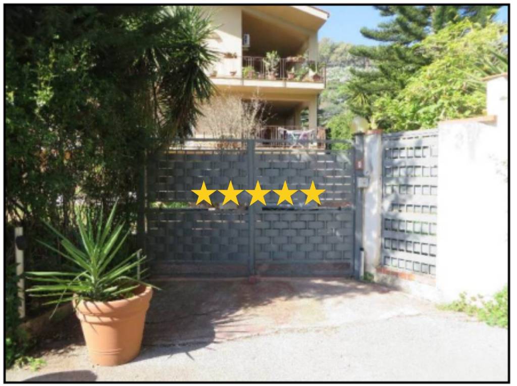 casa indipendente in vendita a Palermo in zona Baida
