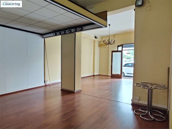 locale commerciale in vendita a Palermo in zona Montepellegrino