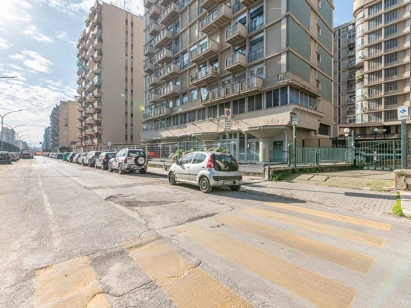 locale commerciale in vendita a Palermo in zona Malaspina/Palagonia