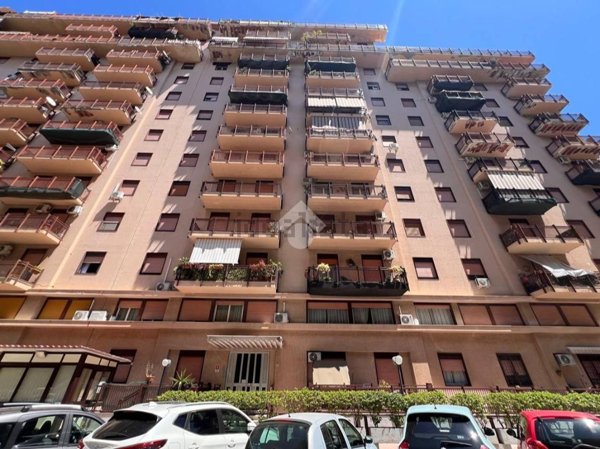 appartamento in vendita a Palermo in zona Zisa