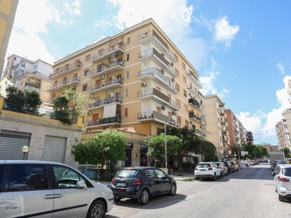 appartamento in vendita a Palermo in zona Politeama