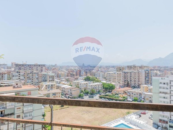 appartamento in vendita a Palermo in zona Zisa