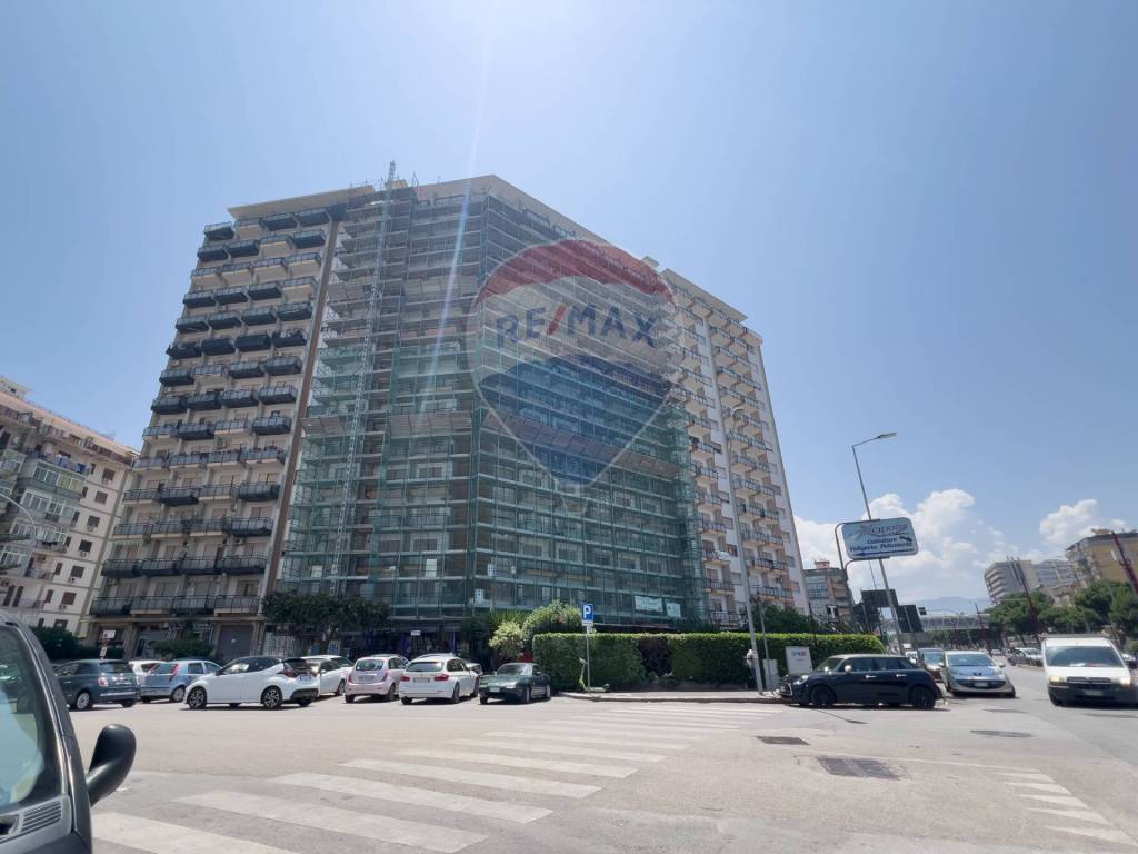 appartamento in vendita a Palermo in zona Malaspina/Palagonia