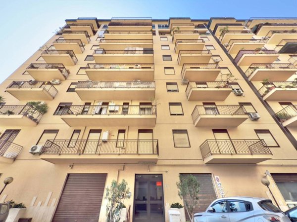 appartamento in vendita a Palermo in zona Malaspina/Palagonia