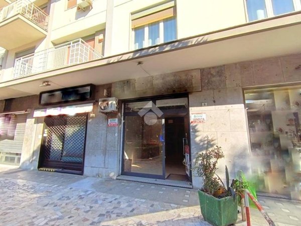 negozio in vendita a Palermo in zona Libertà