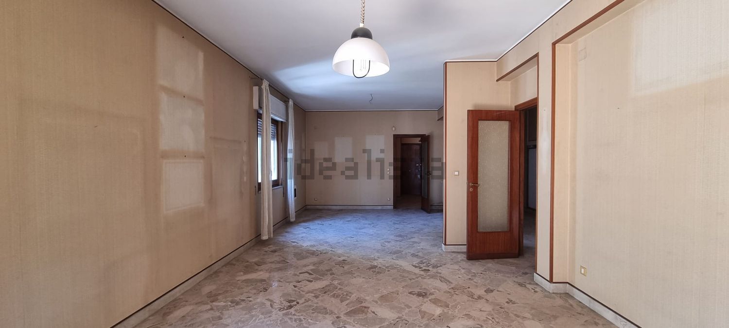 appartamento in vendita a Palermo in zona Malaspina/Palagonia