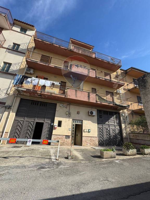 casa indipendente in vendita a Palermo in zona Santa Maria di Gesù