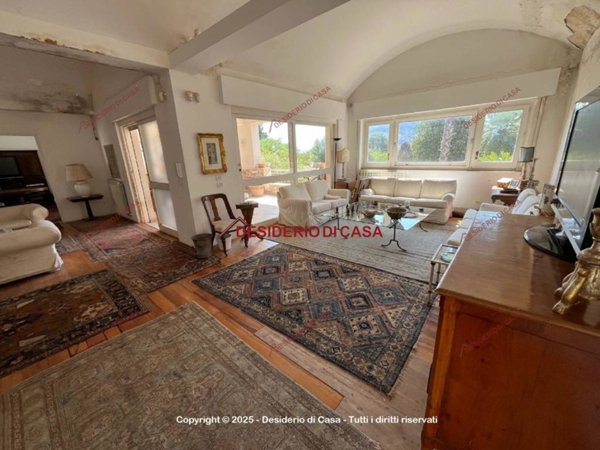 casa indipendente in vendita a Palermo in zona Partanna