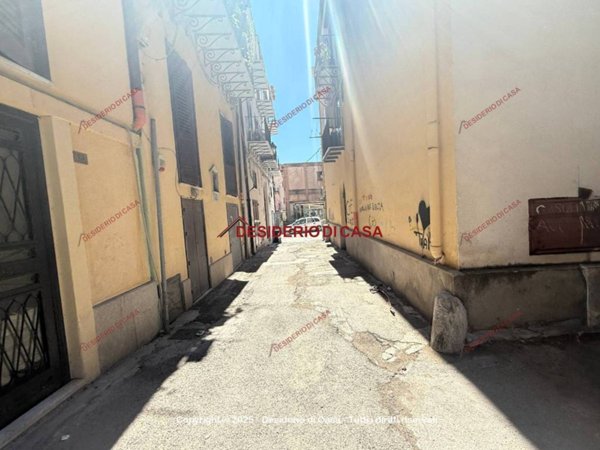 intera palazzina in vendita a Palermo in zona Centro storico